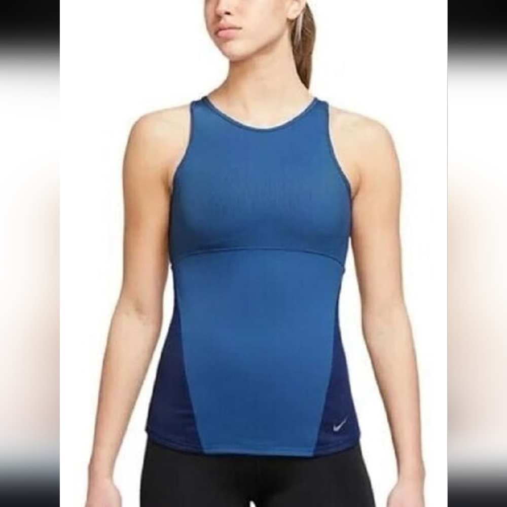 Nike Womens Yoga Dri-FIT Open Back Tank / XL